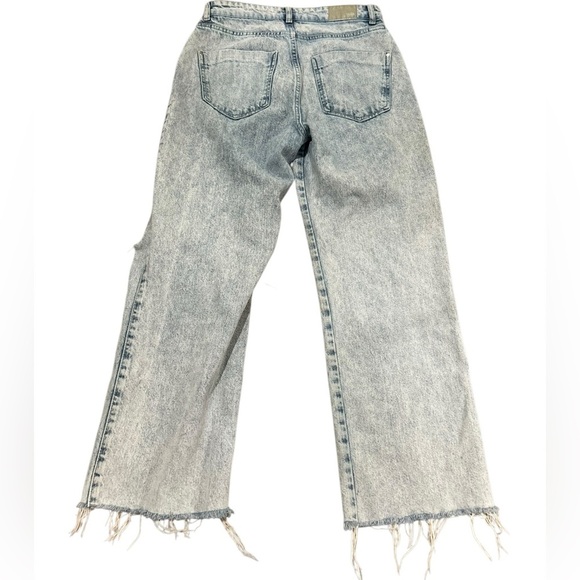 Zara women’s High Rise Button Fly Straight Light Wash ripped Denim jeans SZ 6 - Picture 2 of 5